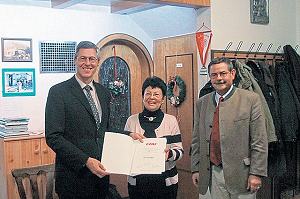 Dr. Stefan Scheffold MdL, Evi Schlipf, Vorsitzender Nikolaus Graf Adelmann (v.l.n.r.)