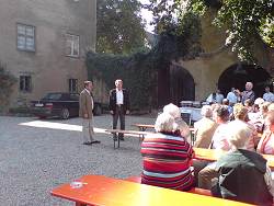 Hocketse auf Schloss Hohenstadt